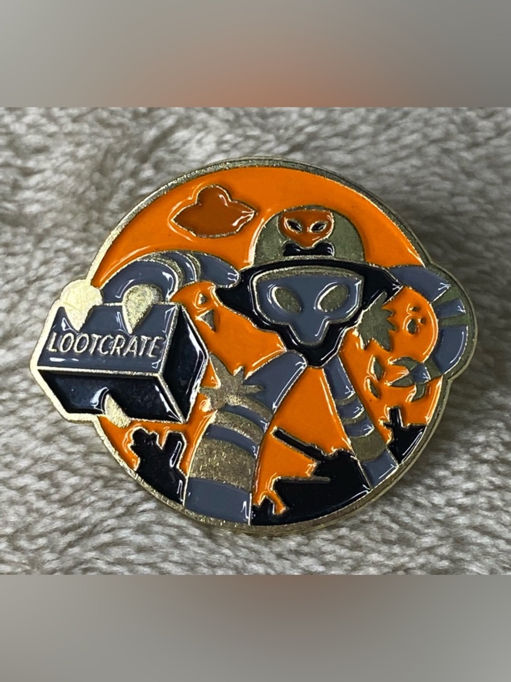 Lootcrate Alien Invasion Robot Lapel Pin Hat Pin Enamel Orange , Gold & Gray